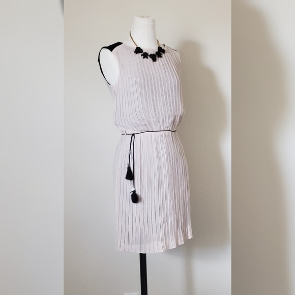 3 for $20 Jennifer Lopez Tie Waisted Dress - Picture 1 of 3